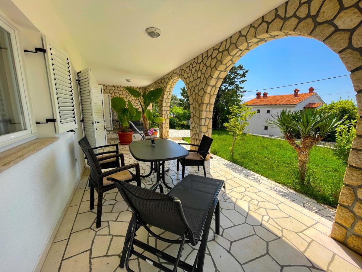 Apartments Sams Novi Vinodolski Extérieur photo