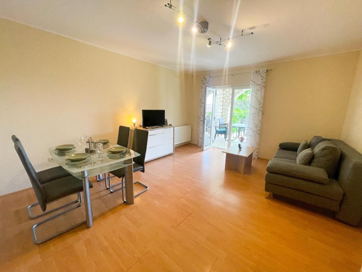 Apartments Sams Novi Vinodolski Extérieur photo