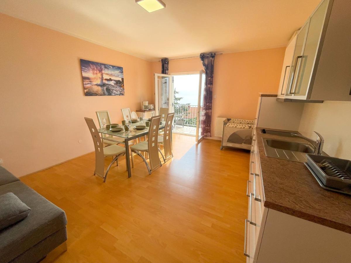 Apartments Sams Novi Vinodolski Extérieur photo
